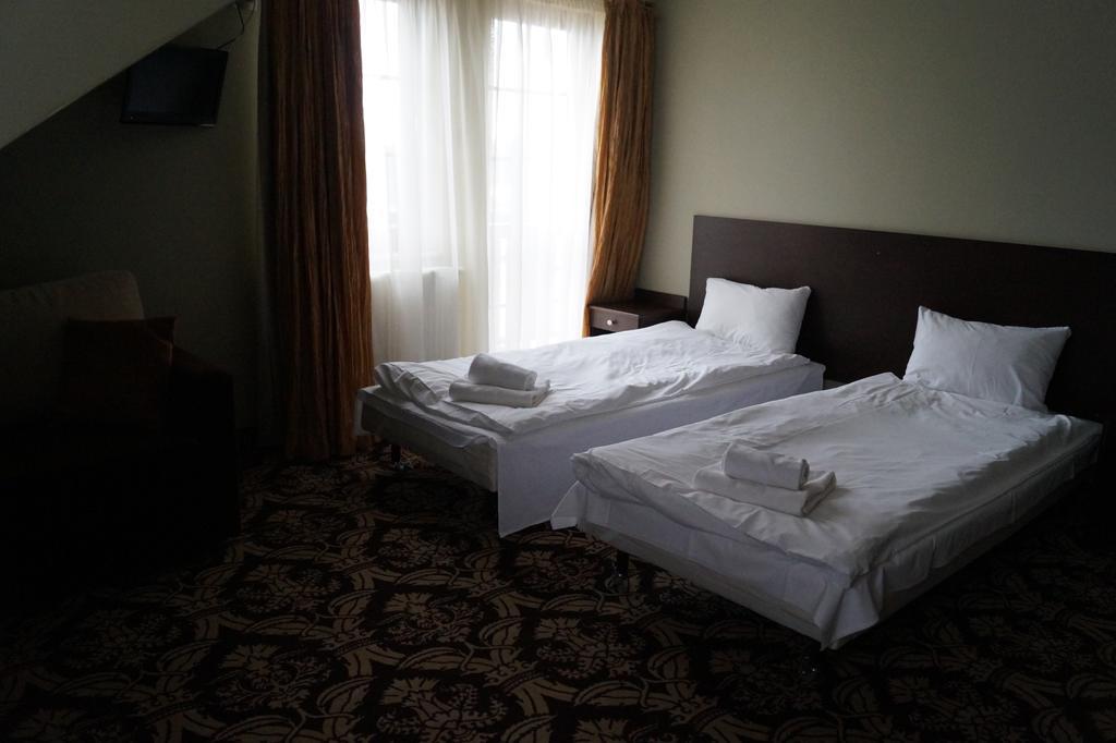 Hotel Sloneczny Brzeg 비스쿠피크 객실 사진