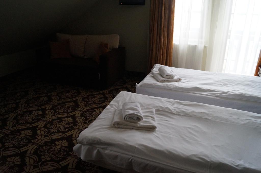 Hotel Sloneczny Brzeg 비스쿠피크 객실 사진