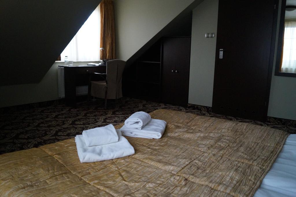 Hotel Sloneczny Brzeg 비스쿠피크 객실 사진