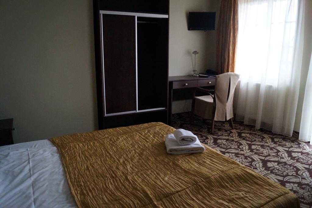 Hotel Sloneczny Brzeg 비스쿠피크 객실 사진