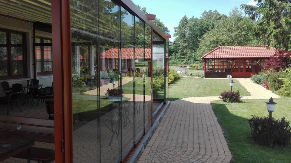 Hotel Sloneczny Brzeg 비스쿠피크 외부 사진